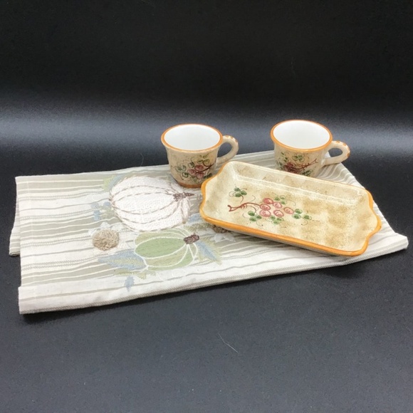 Set of 2 Italian espresso coffee cups and Tray w beautiful Pier One Tea Towel - Picture 2 of 9